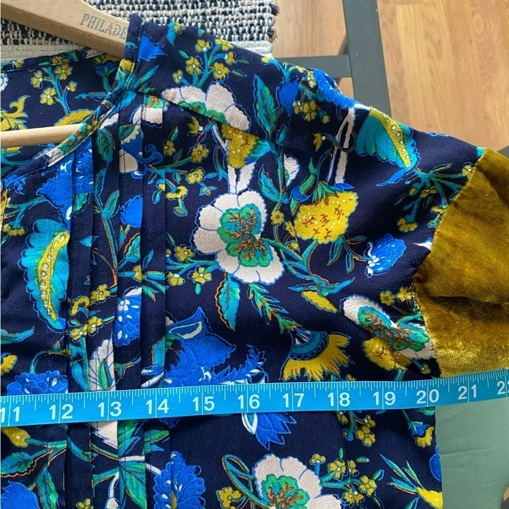 Anthropologie Blue Floral Clara Gold Velvet-Trimmed Pajama Lounge Top Small - Picture 15 of 16